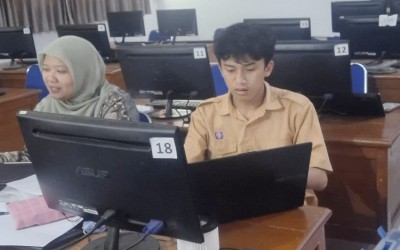 Inovasi dari Madrasah untuk Indonesia: Doakan Fathir, Siswa MAN 1 Kota Sukabumi Lolos Grand Final OMI Riset 2025