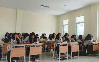 Menguatkan Jati Diri Muslimah: Rutinitas Keputrian Siswi MAN 1 Kota Sukabumi