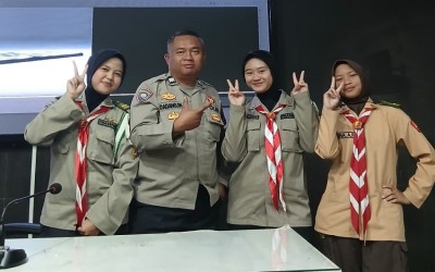 Pramuka MAN 1 Kota Sukabumi Ikuti Pembekalan Krida Saka Bhayangkara di Polres Sukabumi Kota