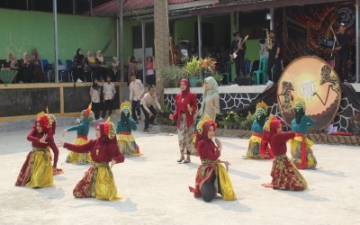 Gerak Berirama, Suara Bermakna: Persembahan Istimewa Ramathirtha & SMV-1 untuk Angkatan 43 MAN 1 Kota Sukabumi