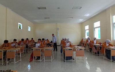 Hari Pertama Pelaksanaan Asesmen Tengah Semester (ATS) MAN 1 Kota Sukabumi Berjalan Lancar