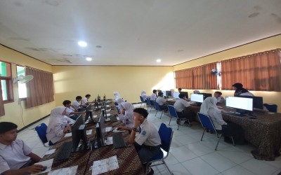 Mulai dengan Keyakinan, Akhiri dengan Keberhasilan: Semangat Hari Pertama TKA 2025 di MAN 1 Kota Sukabumi