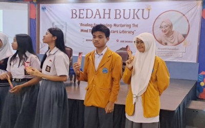 Melek Literasi, Melangkah Pasti: MAN 1 Kota Sukabumi Berpartisipasi dalam Bedah Buku 2025