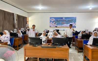 Tingkatkan Literasi Digital, MAN 1 Kota Sukabumi Gelar Pelatihan Desain Kreatif dengan Canva