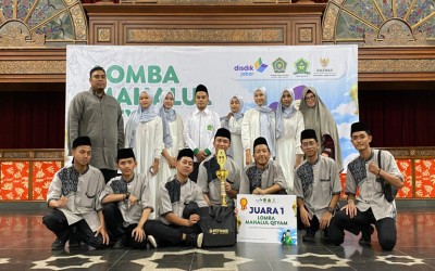Tim Nasyid Madrasah Sukabumi Juarai Lomba Mahalul Qiyam Pesantren Digital IRMA Jabar.