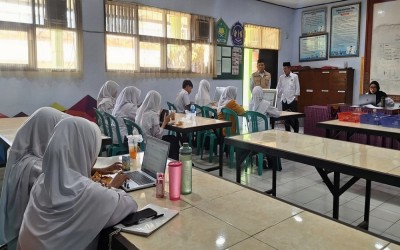 Doa & Dukungan Mengiringi: Tim Riset MAN 1 Kota Sukabumi Siap Ukir Prestasi di OMI 2025