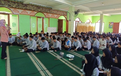 MAN 1 Kota Sukabumi Gelar Seminar Sosialisasi TKA, SNBP, dan SNBT Bersama Ganesha Operation untuk Siswa Kelas X