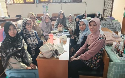 MAN 1 Kota Sukabumi Gelar Kegiatan Pembiasaan dan JIMAT GIRAH, Wujudkan Guru Akhwat yang Berkah dan Berdaya Iman