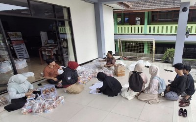 Komitmen Cegah Stunting Berkelanjutan, MAN 1 Kota Sukabumi Bagikan MBG Saat BDR