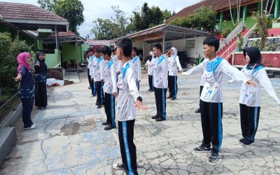 Madrasah Peduli Kesehatan: Tes Kebugaran Jasmani Warnai Rabu Pagi di MAN 1 Kota Sukabumi