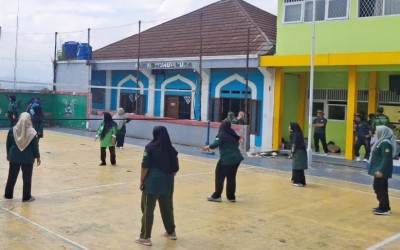 Madrasah Berprestasi, Guru Menginspirasi: Tim Bola Voli Puteri PC Citamiang Raih Juara II Bersama Guru MAN 1 Kota Sukabumi