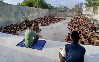 PEKA IBADAH MAN1KSi: Menyemai Keimanan, Meneguhkan Karakter Siswa MAN 1 Kota Sukabumi