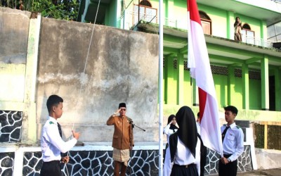 Meneguhkan Semangat Ki Hajar Dewantara, MAN 1 Kota Sukabumi Gelar Upacara Hardiknas 2026