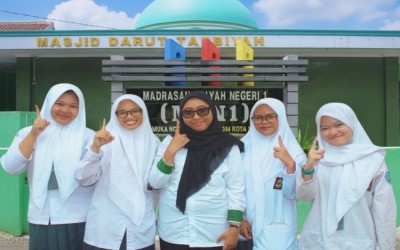 Dari Teknik Fisika ke Dunia Pendidikan: Kiprah Inspiratif Diah Isnaini Putri Alidi di MAN 1 Kota Sukabumi