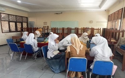 Wujudkan Peserta Didik Sehat dan Bugar, UKS MAN 1 Kota Sukabumi Gandeng Puskesmas Gedong Panjang Gelar Skrining Kesehatan