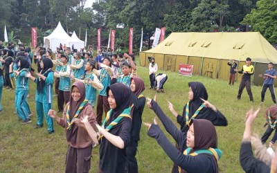 Pramuka MAN 1 Kota Sukabumi Semarakkan Giat Pagi Kemah Harmoni Beragama IV