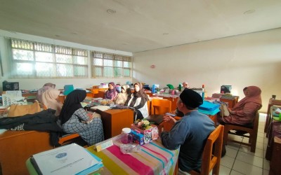 Istiqamah dalam Kebaikan: Guru Akhwat MAN 1 Kota Sukabumi Gelar Tilawah & Kultum Jumat Pagi