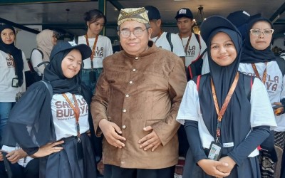 Menapak Jejak Leluhur di Tanah Wali: Siswa MAN 1 Kota Sukabumi Belajar Nilai Budaya dari Keraton hingga Goa Sunyaragi