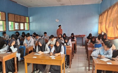 ASAT Hari Kedua Berlangsung Kondusif, Siswa MAN 1 Kota Sukabumi Tunjukkan Integritas dan Semangat Belajar Melalui Saung Exam