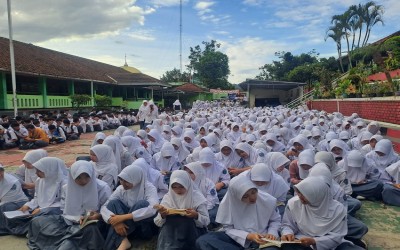 Madrasah Gemar Membaca: Literasi Selasa Pagi Jadi Tradisi Positif di MAN 1 Kota Sukabumi