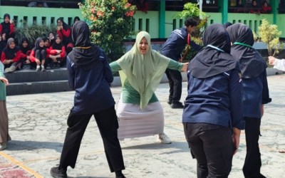 Mengukir Kebersamaan Lewat Galasin: Guru Putri dan OSKA Putri Ramaikan SPORTIVA MAN 1 Kota Sukabumi