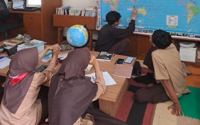 Mengasah Kecerdasan Spasial: Pendalaman Materi Geografi MAN 1 Kota Sukabumi Dorong Pembelajaran Deep Learning