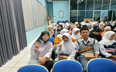 Siswa MAN 1 Kota Sukabumi Ikuti Seminar Nasional “Migrasi Aman, Adil, dan Peluang Kerja di Eropa