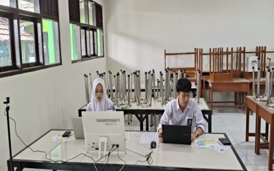 Langkah Pasti Menuju Prestasi: Dua Siswa MAN 1 Kota Sukabumi Ikuti Oksima Jabar 2025