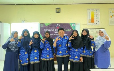 Kolaborasi Guru, Inspirasi Tak Terhenti - MAN 1 Kota Sukabumi Jadi Rumah Ilmu bagi Guru Kimia Madrasah