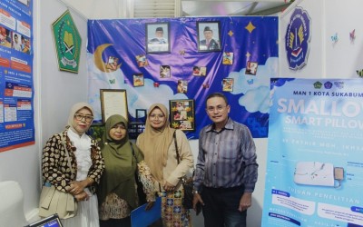 Kebersamaan untuk Prestasi: Kepala Madrasah Negeri Kota Sukabumi Kunjungi Stand Expo MAN 1 di Tangerang