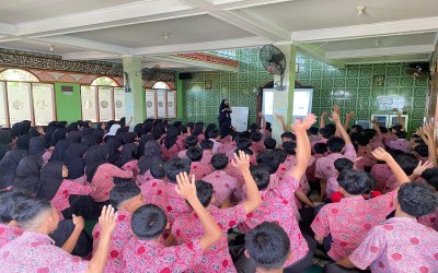 Optimalkan Potensi Siswa, MAN 1 Kota Sukabumi Bekali Kelas XII Strategi Kelulusan TKA Bersama Ruang Guru