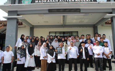 Drs. Usep Rusmana, M.Si. Purna Tugas: MAN 1 Kota Sukabumi Melepas Sang Pendidik Penuh Keteladanan