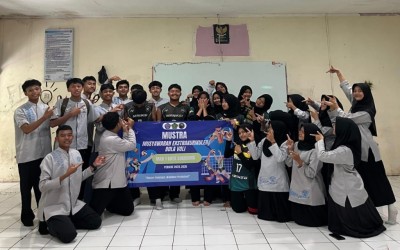 Regenerasi Pemain Tangguh: Ridho Yazid & Sena Febriana Terpilih Pimpin Ekskul Bola Voli MAN 1 Kota Sukabumi 2025/2026