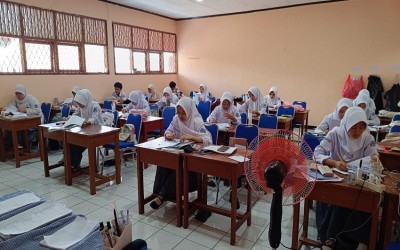 Wujud Generasi Unggul, 15 Siswa MAN 1 Kota Sukabumi Raih Beasiswa Bercahaya Walikota 2026