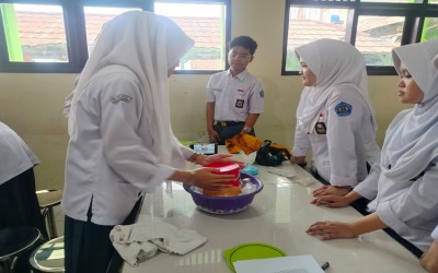 Belajar Kimia Sambil Bersyukur, Siswa MAN 1 Kota Sukabumi Ciptakan Es Krim dari Ilmu dan Kreativitas