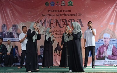 Harmoni Doa di MENARA: Paduan Suara Guru MAN 1 Kota Sukabumi Lantunkan “Sajadah Panjang”